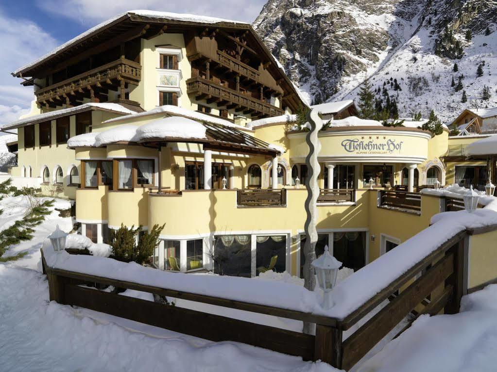 Tieflehner Hof Pitztalhaus Hotel Sankt Leonhard im Pitztal Luaran gambar